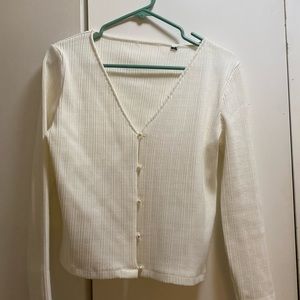 Vince Large cream colored fitted button up top with pearl and gold details